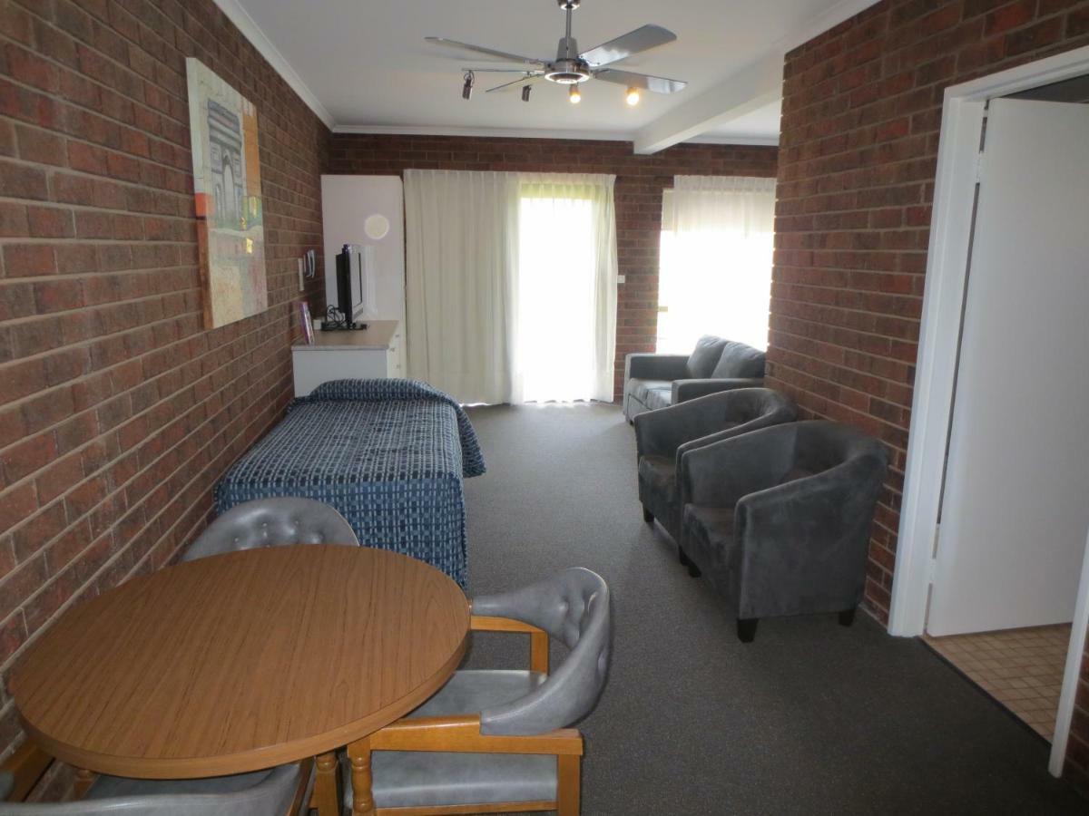 Tocumwal Golf Resort Exterior photo